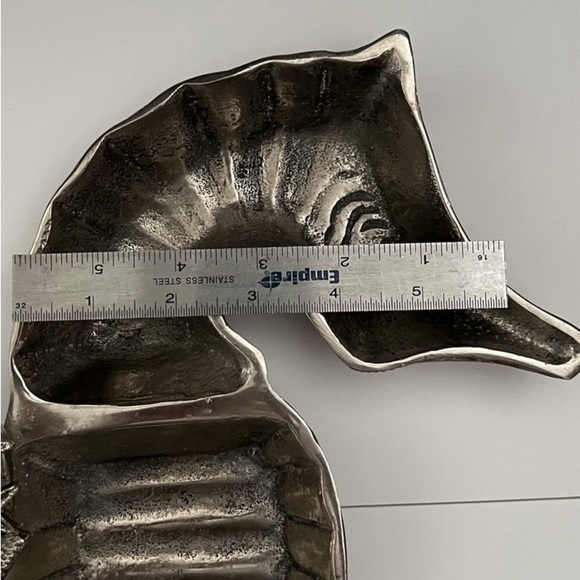 MUDPIE Silver Seahorse Shell Art Decor - Picture 9 of 11